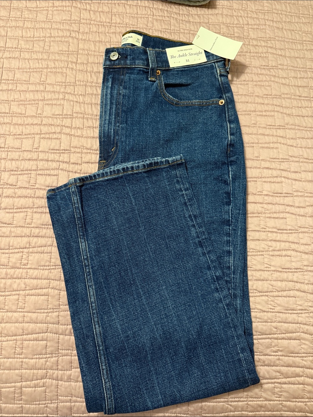 Abercrombie & Fitch Women's The Ankle Straight Leg Jeans in Dark Blue Denim